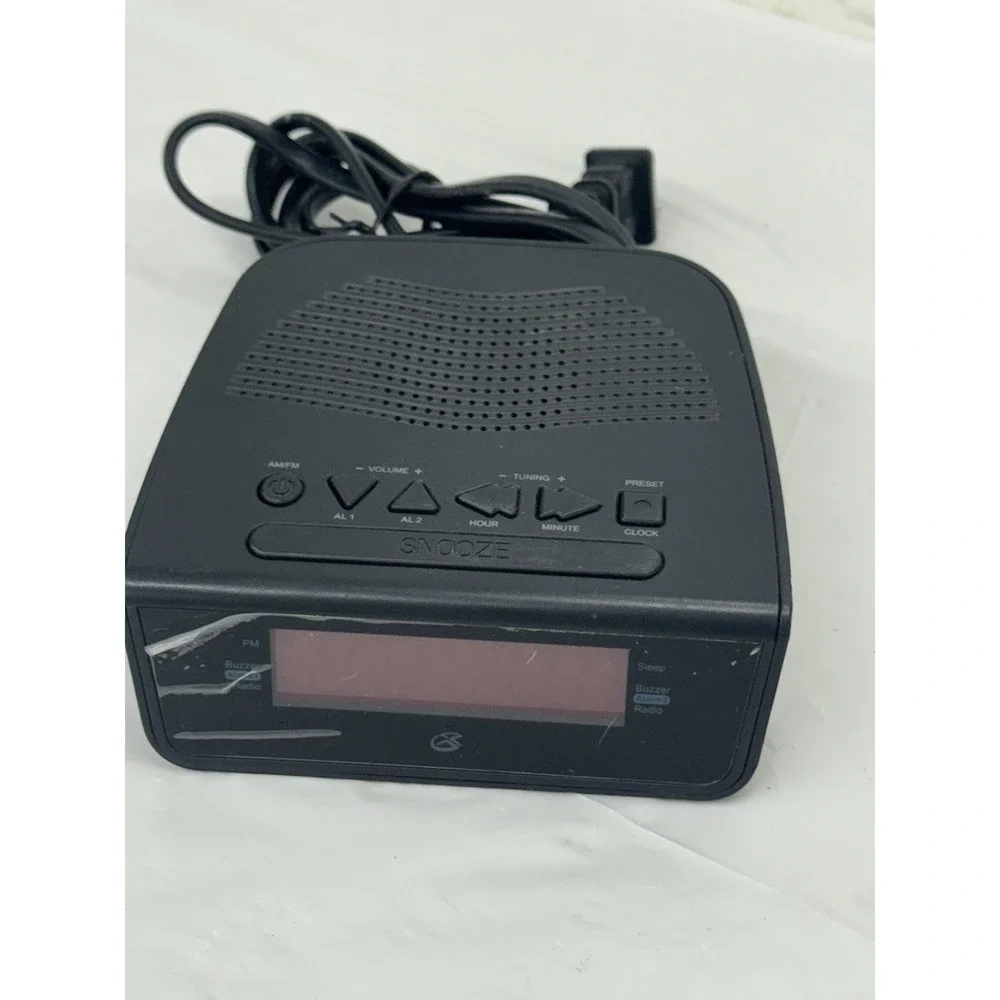 GPX C224B Dual Alarm Clock AM/FM Radio w/Red LED‎ Display Tested